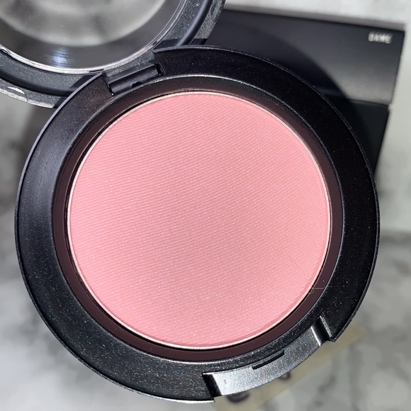 NIB DAME RARE MAC Powder Blush - Picture 4 of 16